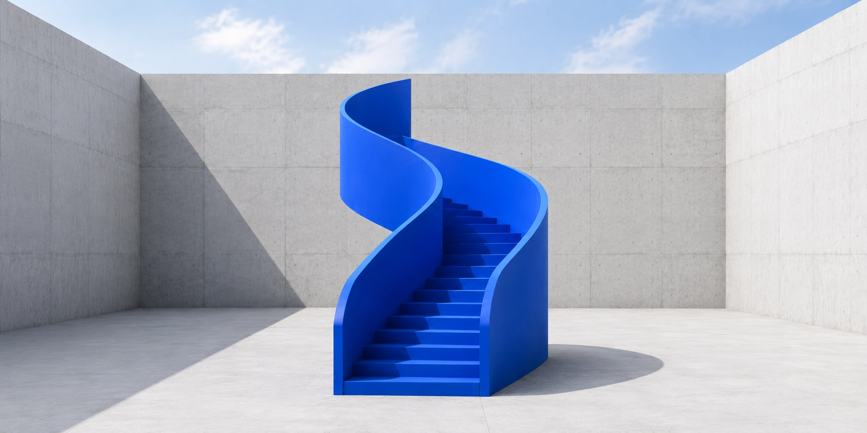 Escalier bleu sculptural dans une architecture minimaliste