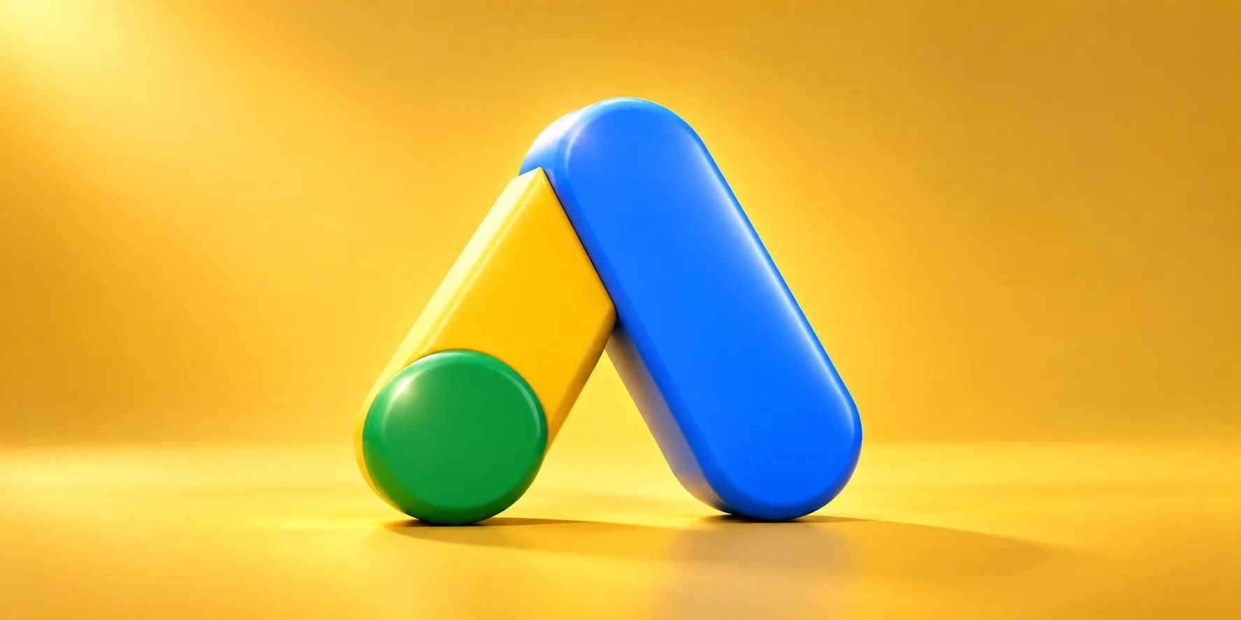 Le symbole de Google Ads en relief, une barre jaune, une barre bleue et un rond vert, seul au centre sur un fond jaune de studio, pour notre agence Google Ads