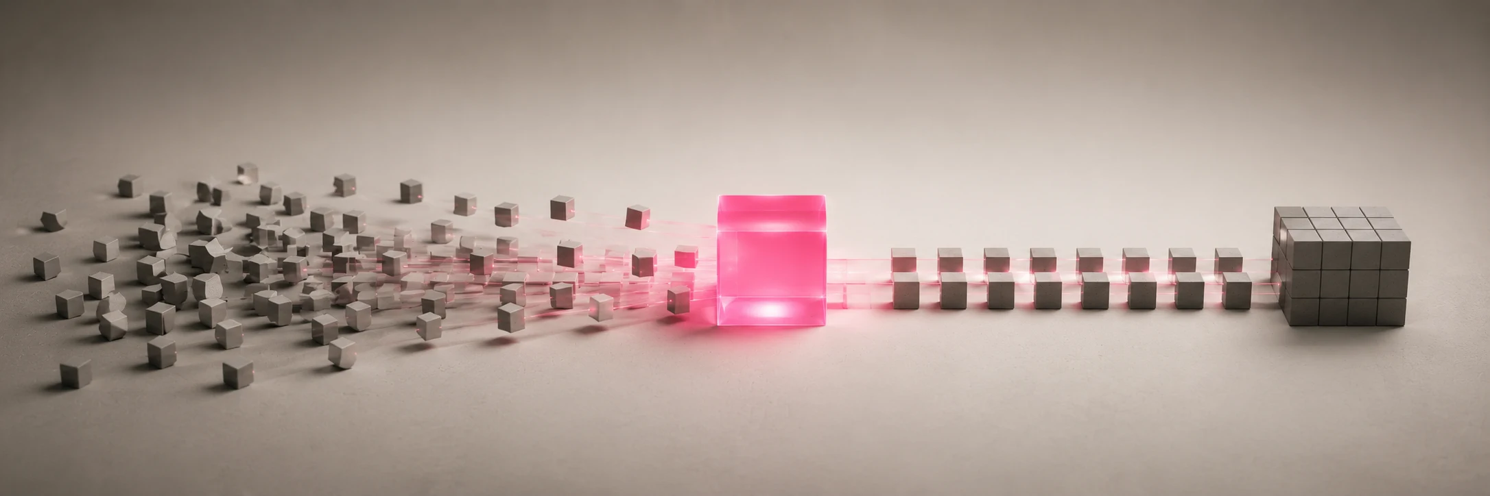 Flux de cubes dispersés structuré autour d'un noyau lumineux rose