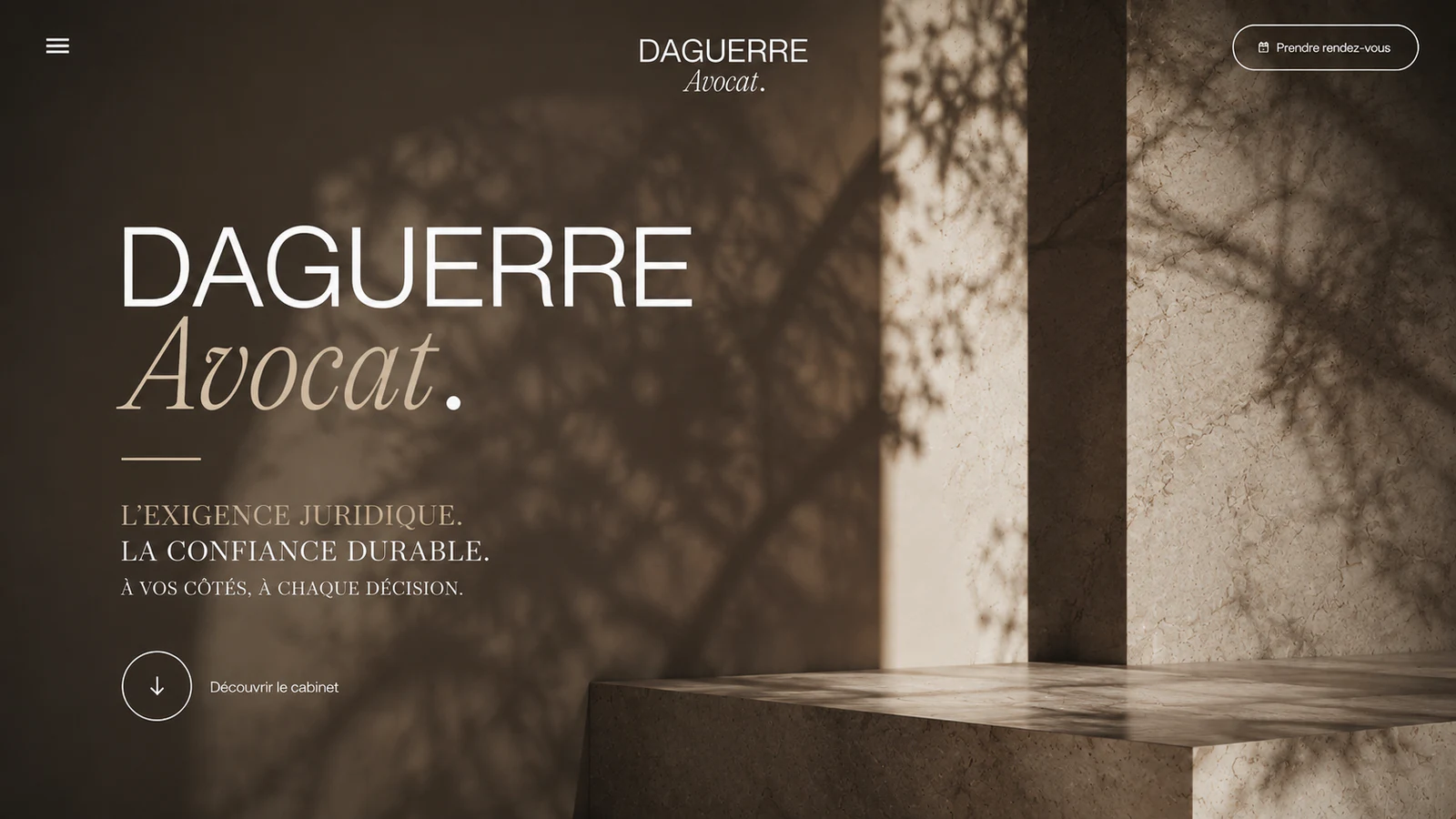 Architecture minérale et ombres végétales autour de la signature de Daguerre Avocat
