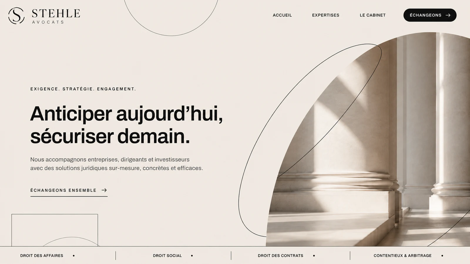 Colonnes monumentales et lignes graphiques au service du positionnement de Stehle Avocats